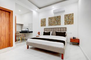 hotel o sarai metro station formerly hotel palla