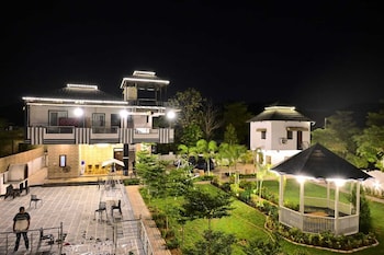 popli paradise resort