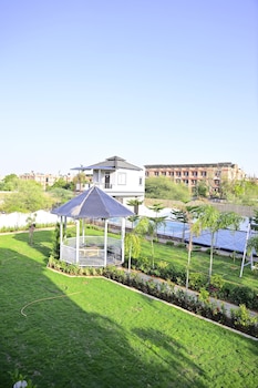 popli paradise resort