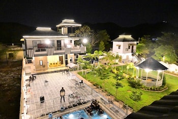 popli paradise resort