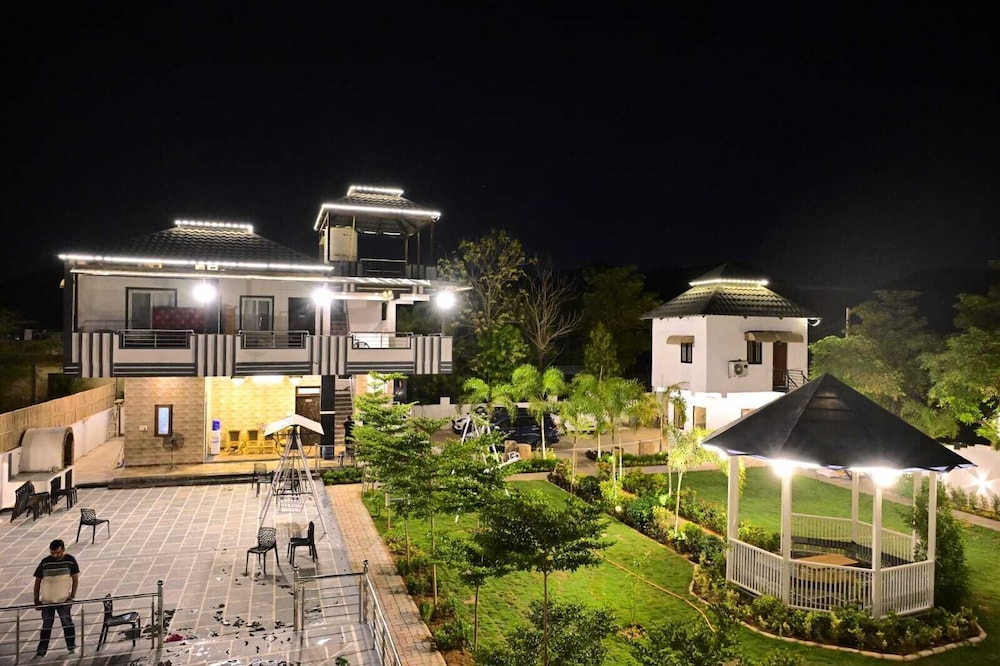 popli paradise resort