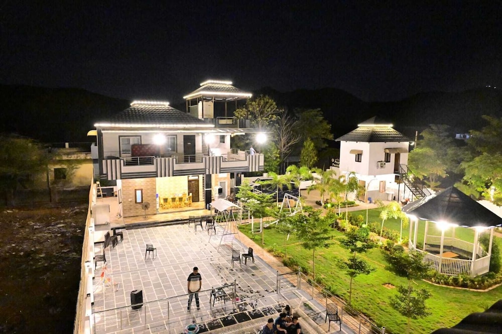 popli paradise resort