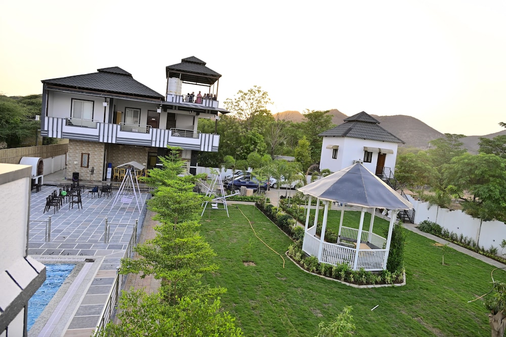 popli paradise resort