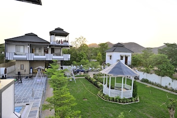 popli paradise resort