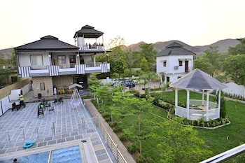 popli paradise resort