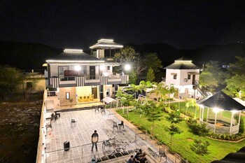 popli paradise resort