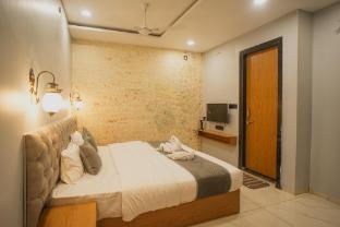 bhopal inn by ten on ten stays