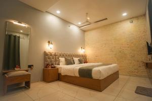 bhopal inn by ten on ten stays