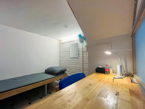 Rahees Bi Roambay - Backpacker Hostel,,2 star
