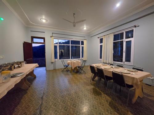 hotel city gold hotel in dharamshala