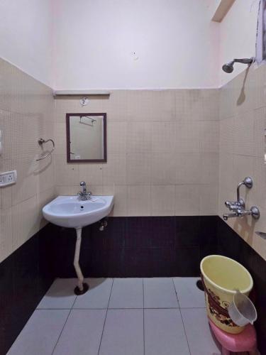 hotel city gold hotel in dharamshala