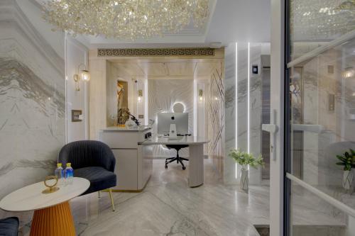 Empire Platinum Suites,,5 star