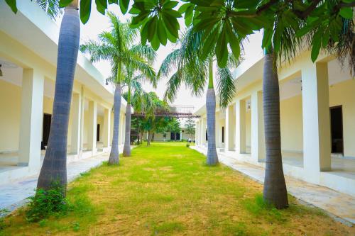 the lala hotel and resort