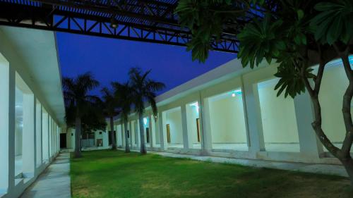 the lala hotel and resort