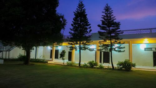 the lala hotel and resort