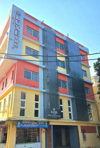 Luxe Inn,,3 star
