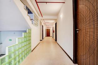 super townhouse preet vihar metro station