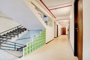 super townhouse preet vihar metro station