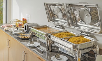 treebo aura inn regency