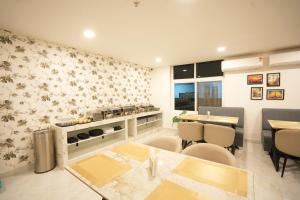 Elite Hotel Hitech,,3 star