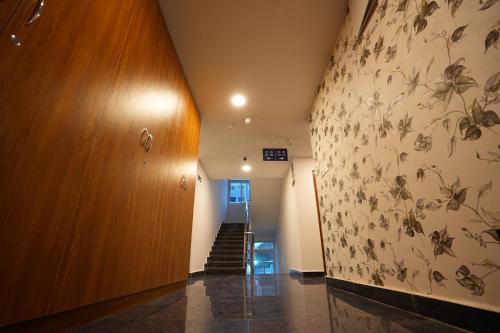 elite hotel hitech