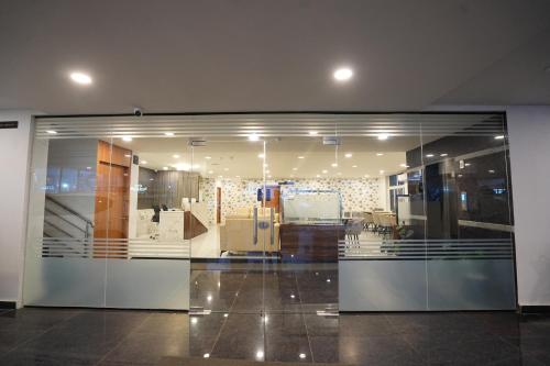 elite hotel hitech