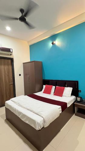 Hotel Mauris Inn,,2 star