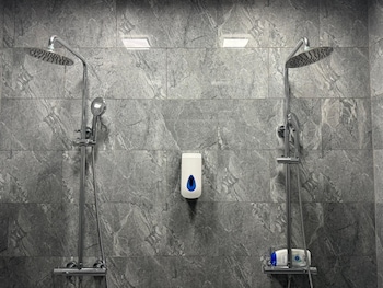 Heart Of Hull Hotel,,2 star