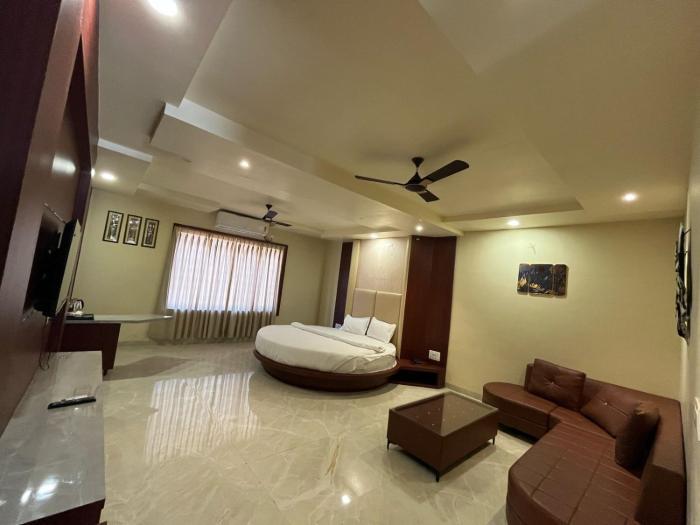 jai vilas palace and resort