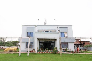 temple view palace hotel and garden