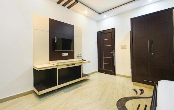 hotel greysky residency new delhi