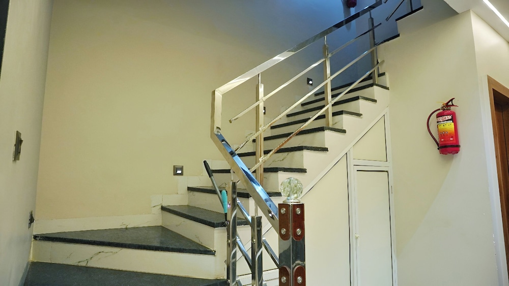 hotel venzaa vijay nagar