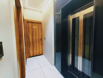 hotel venzaa vijay nagar