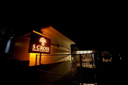 s cross munroe island resort