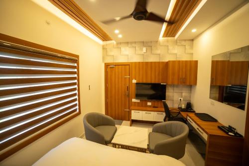 s cross munroe island resort