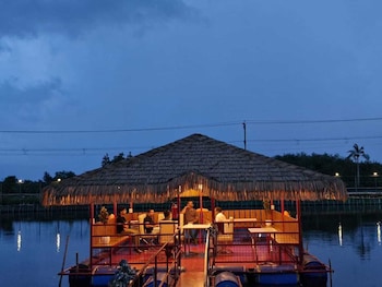 s cross munroe island resort