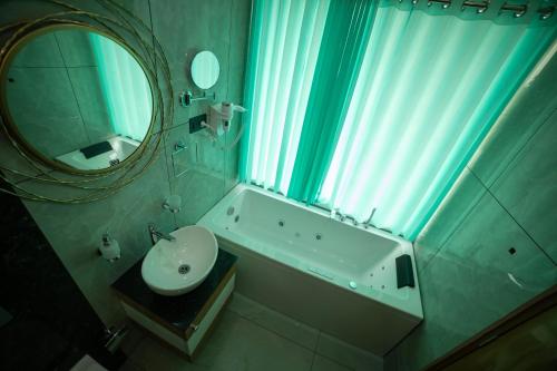 s cross munroe island resort