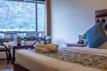 himalayan spurge villa