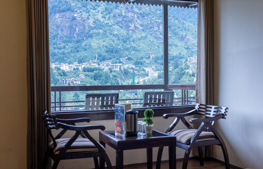 himalayan spurge villa