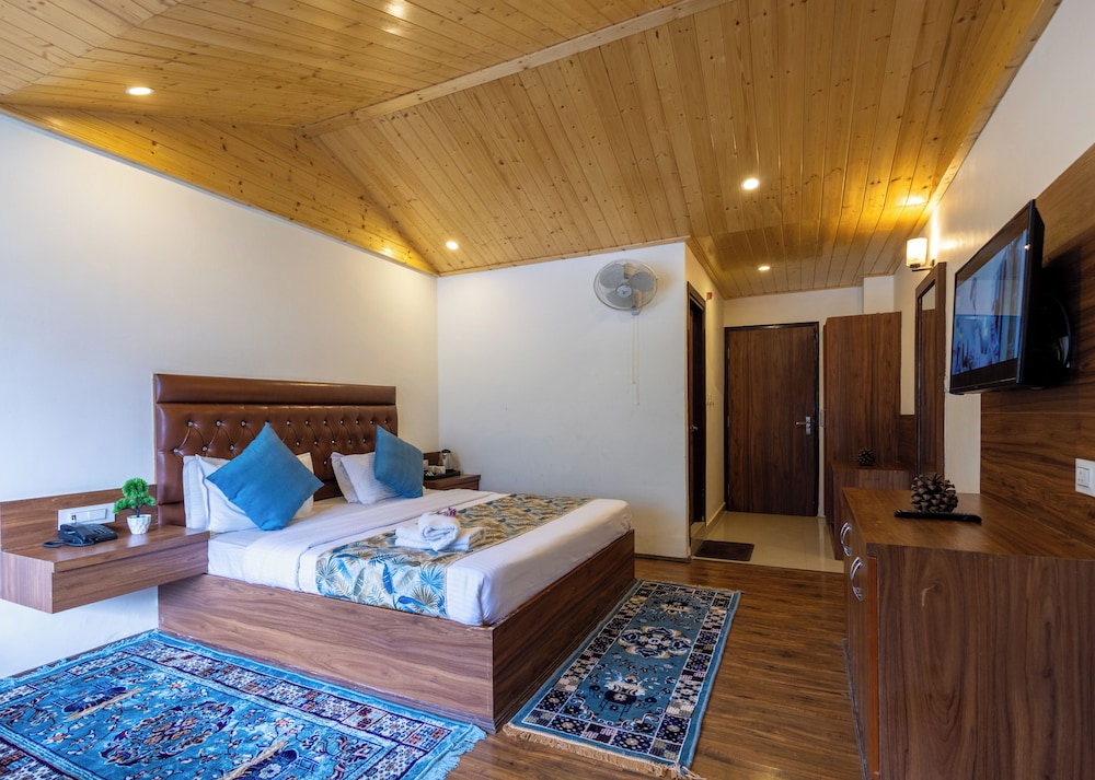 himalayan spurge villa