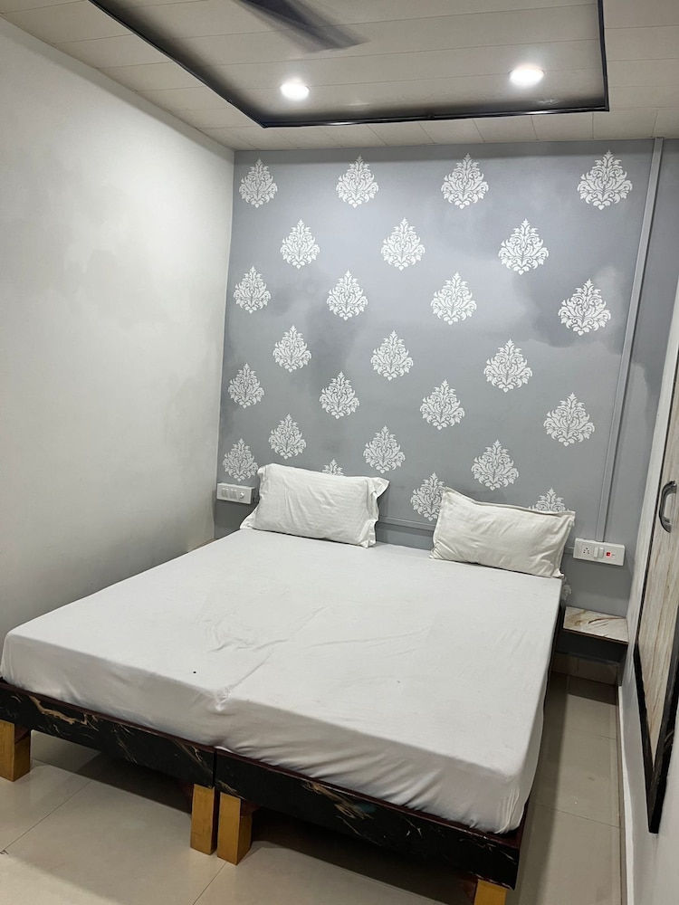 kashi kutir