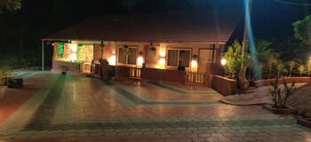 twisted tree cottages coorg