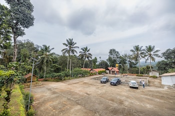 twisted tree cottages coorg
