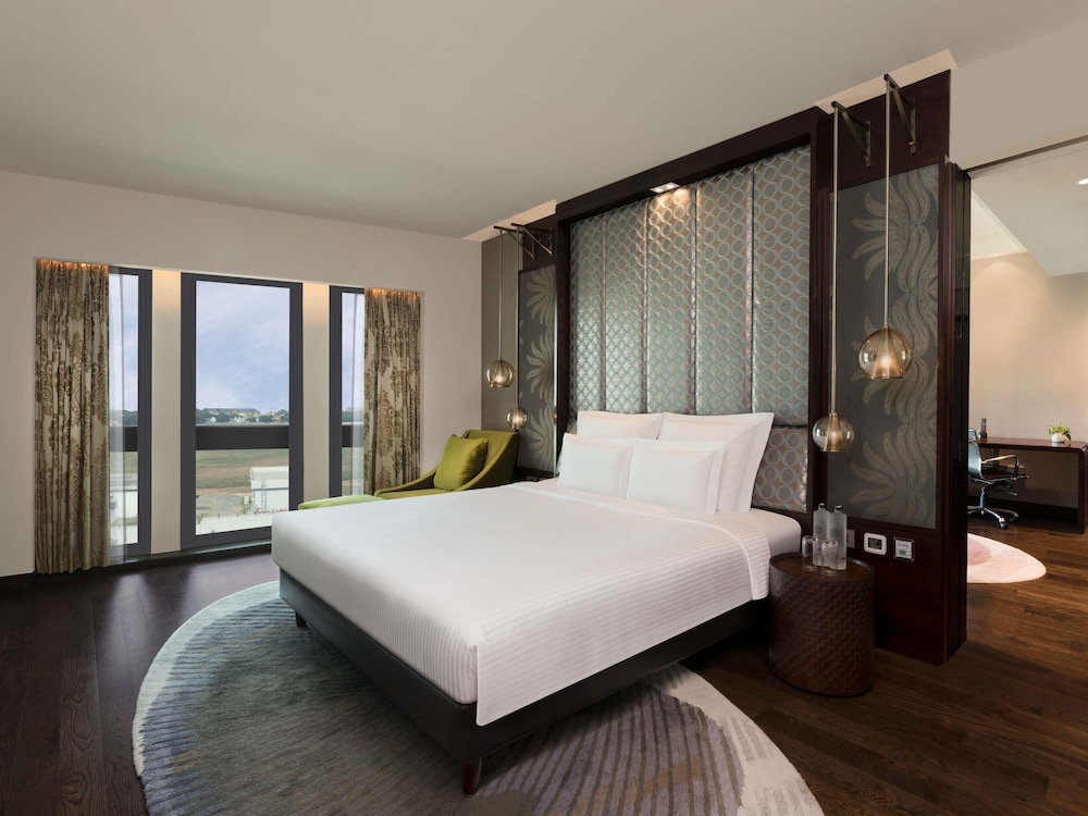 pullman new delhi aerocity hotel
