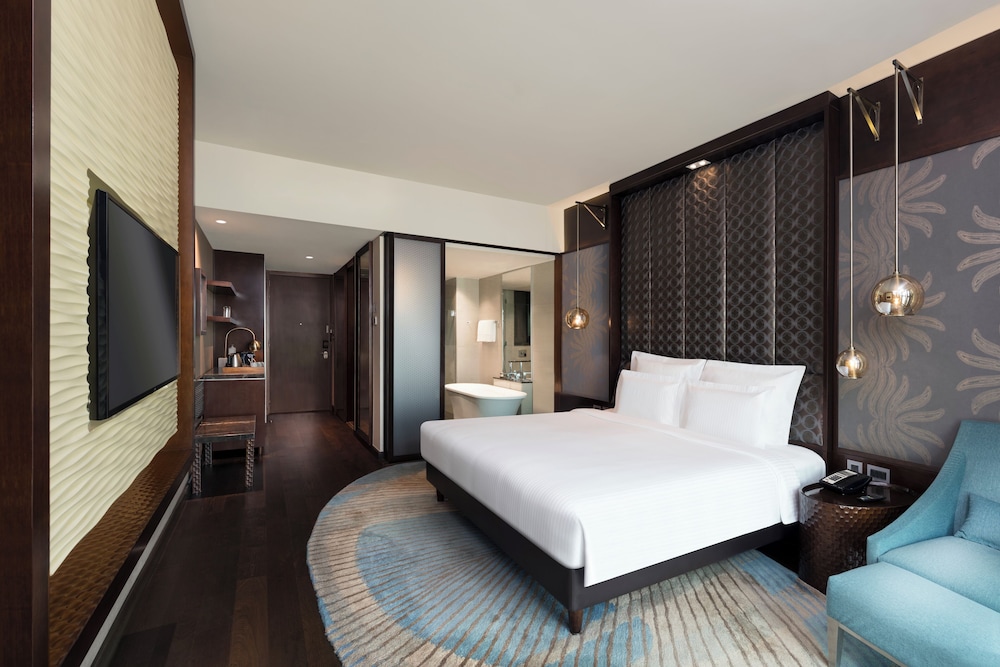 pullman new delhi aerocity hotel