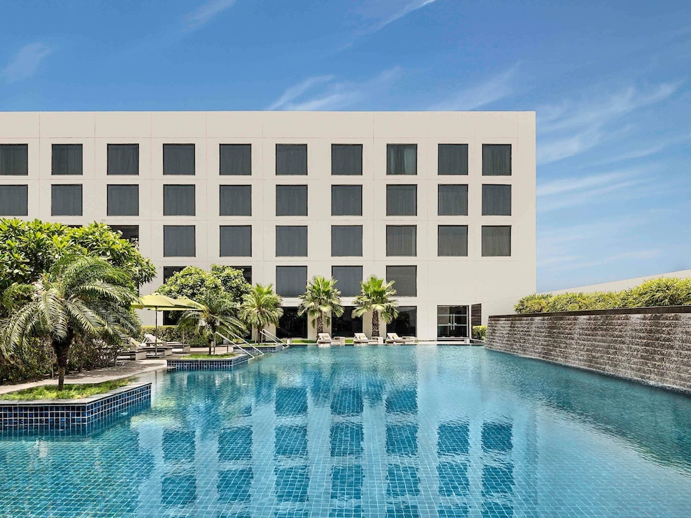 pullman new delhi aerocity hotel