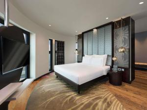 pullman new delhi aerocity hotel
