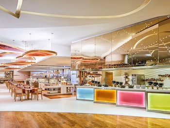 pullman new delhi aerocity hotel