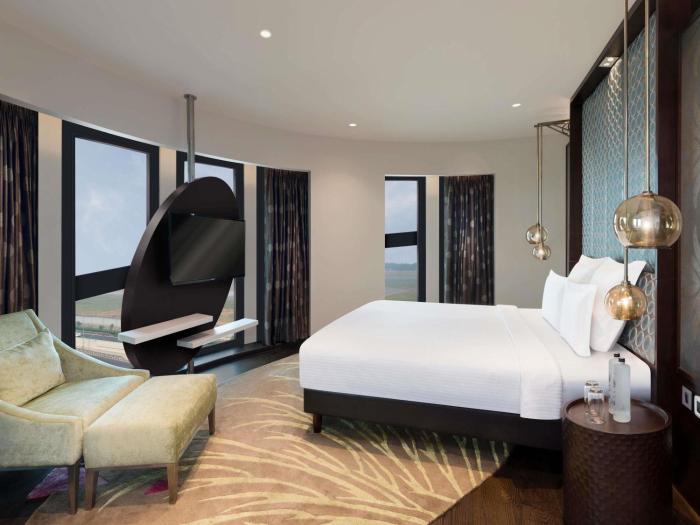 pullman new delhi aerocity hotel