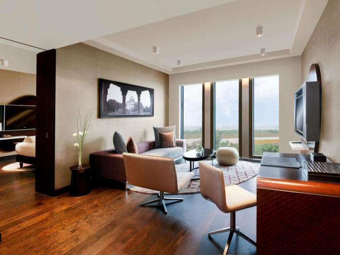 pullman new delhi aerocity hotel
